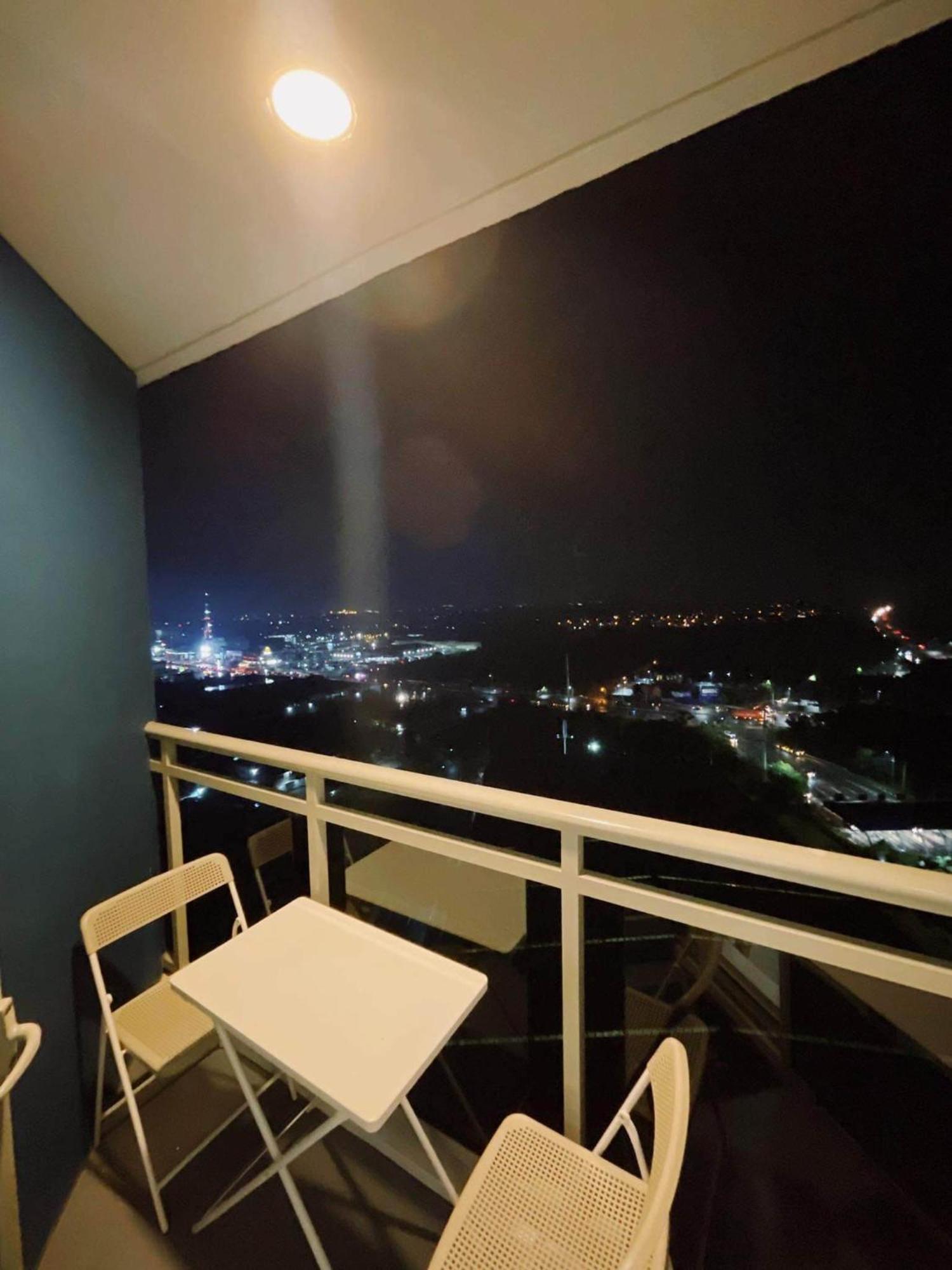 Aparthotel Azure North Studio Units Located In 17Th Floor And Above Pampanga Exterior foto